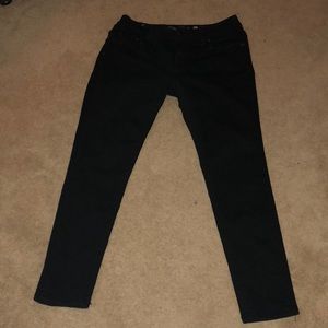 BLACK MISS ME MID-RISE EASY SKINNY